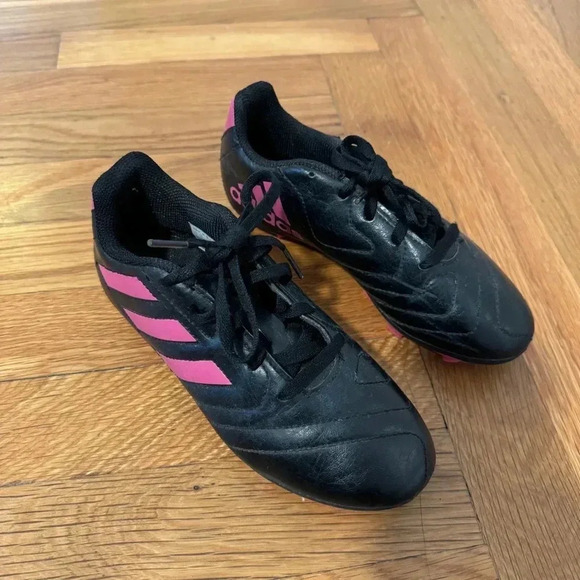 Kids Adidas goletto pink and black soccer cleats size 1 - Picture 3 of 6